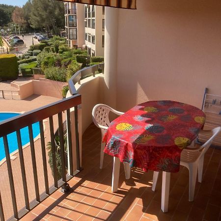 Appartement 2 Chambres Avec Piscine Face A La Mer A La Coudouliere Сис-Фур-Ле-Пляж Экстерьер фото
